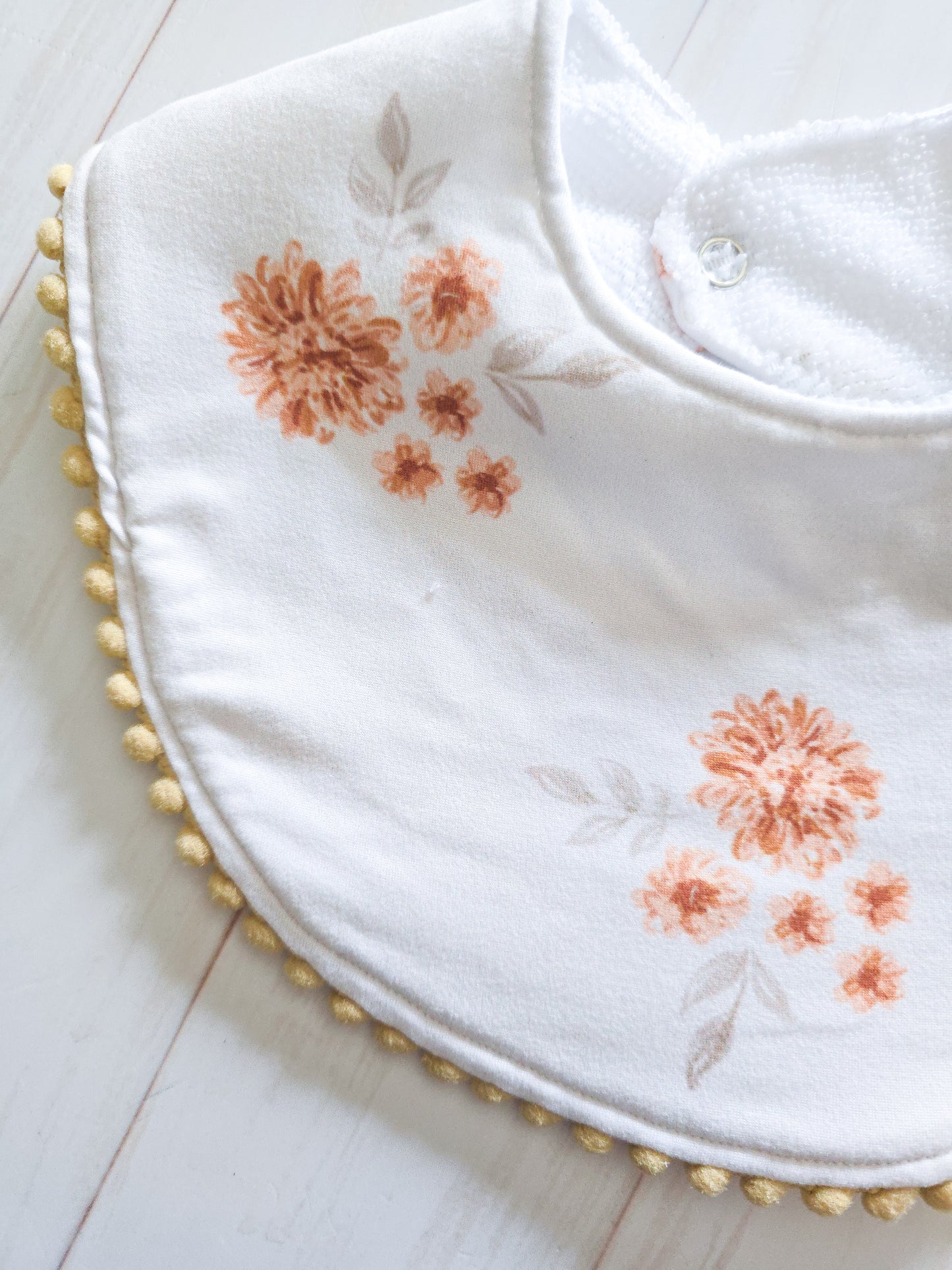 Round Bib- Autumn Romance