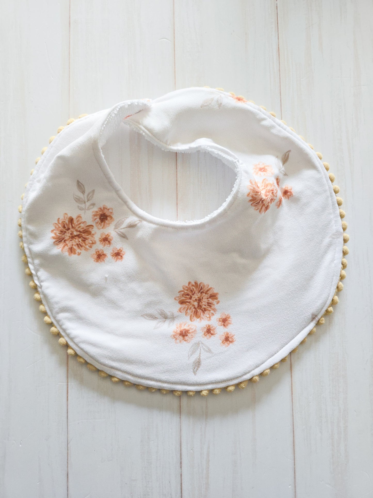 Round Bib- Autumn Romance