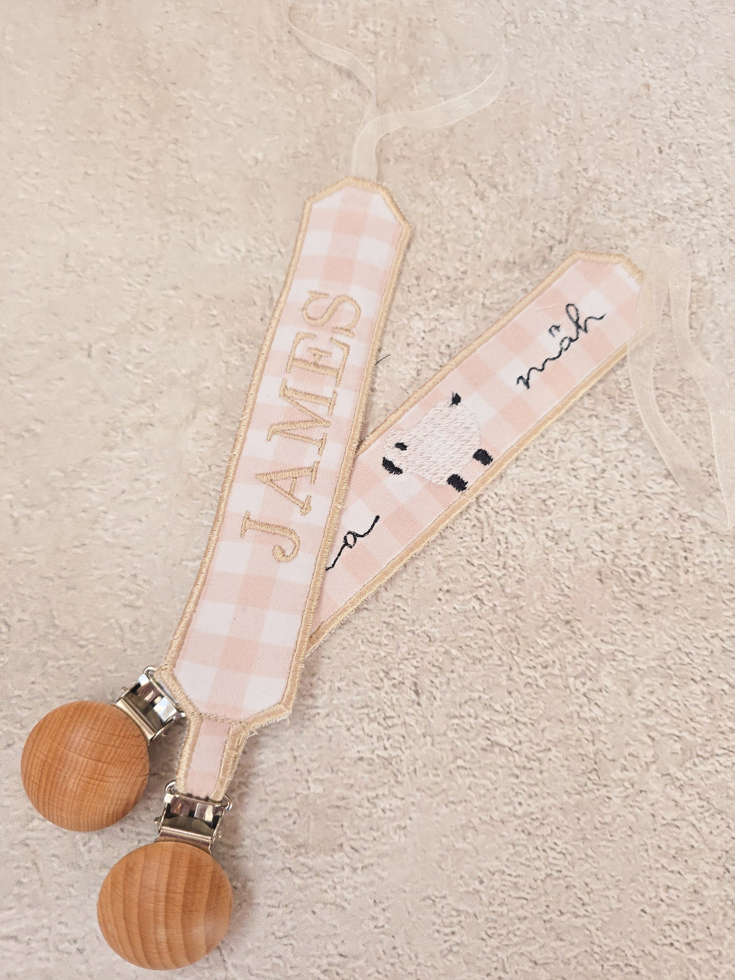 Dummy clip- Embroidered sheep motif