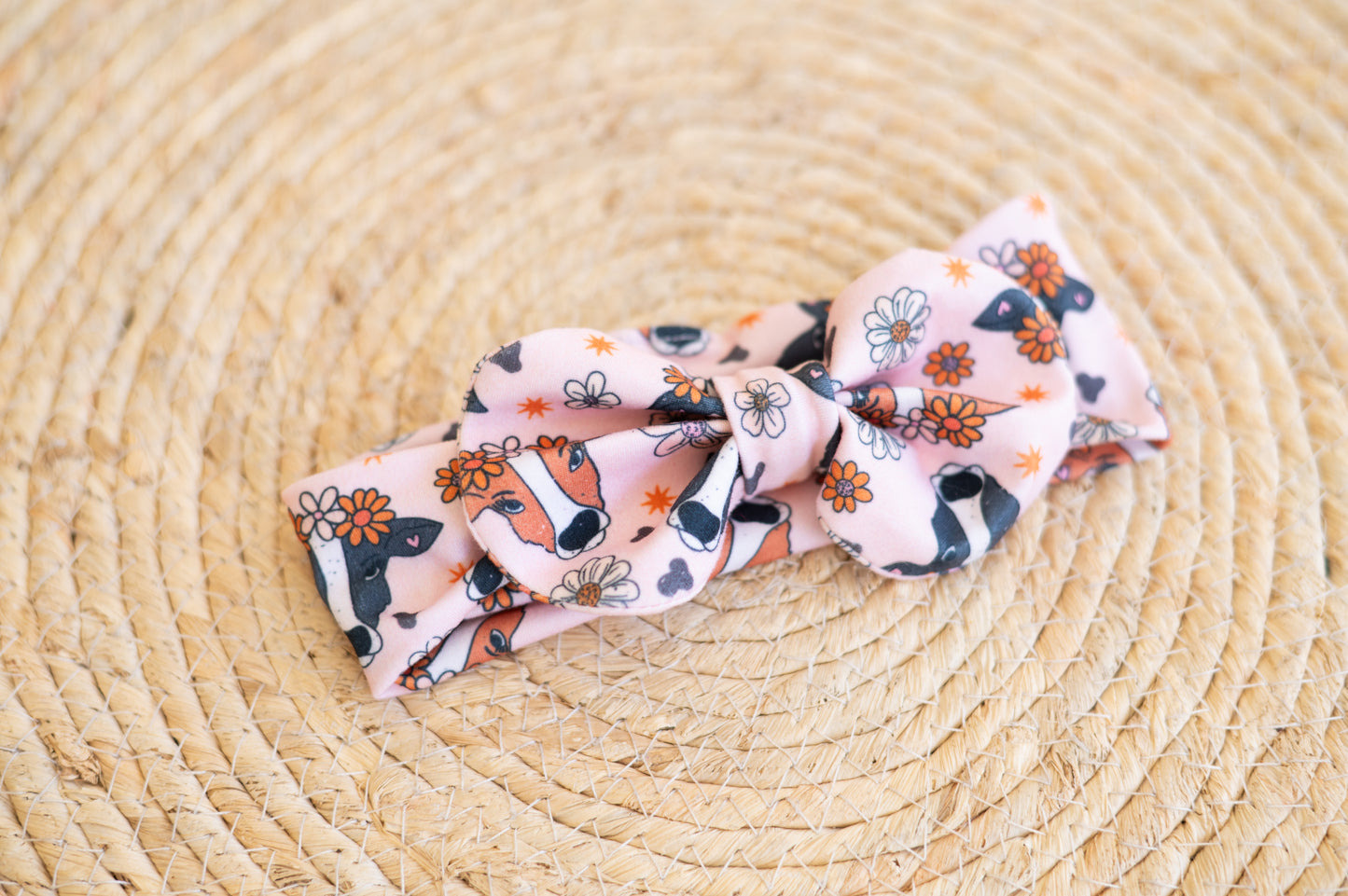 Meadow cow embroidered set