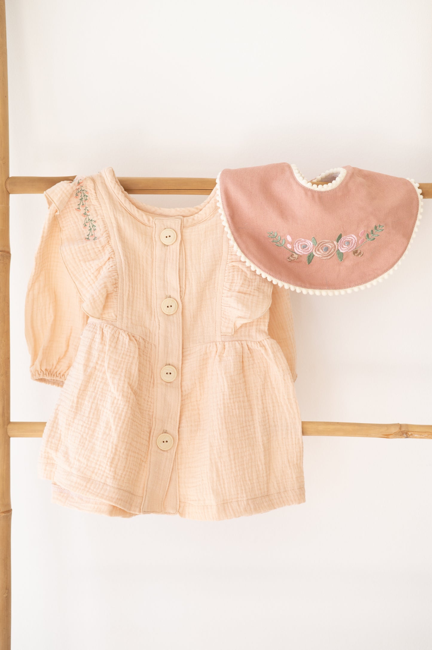 Round Bib- Mauve Linen Flower embroidery