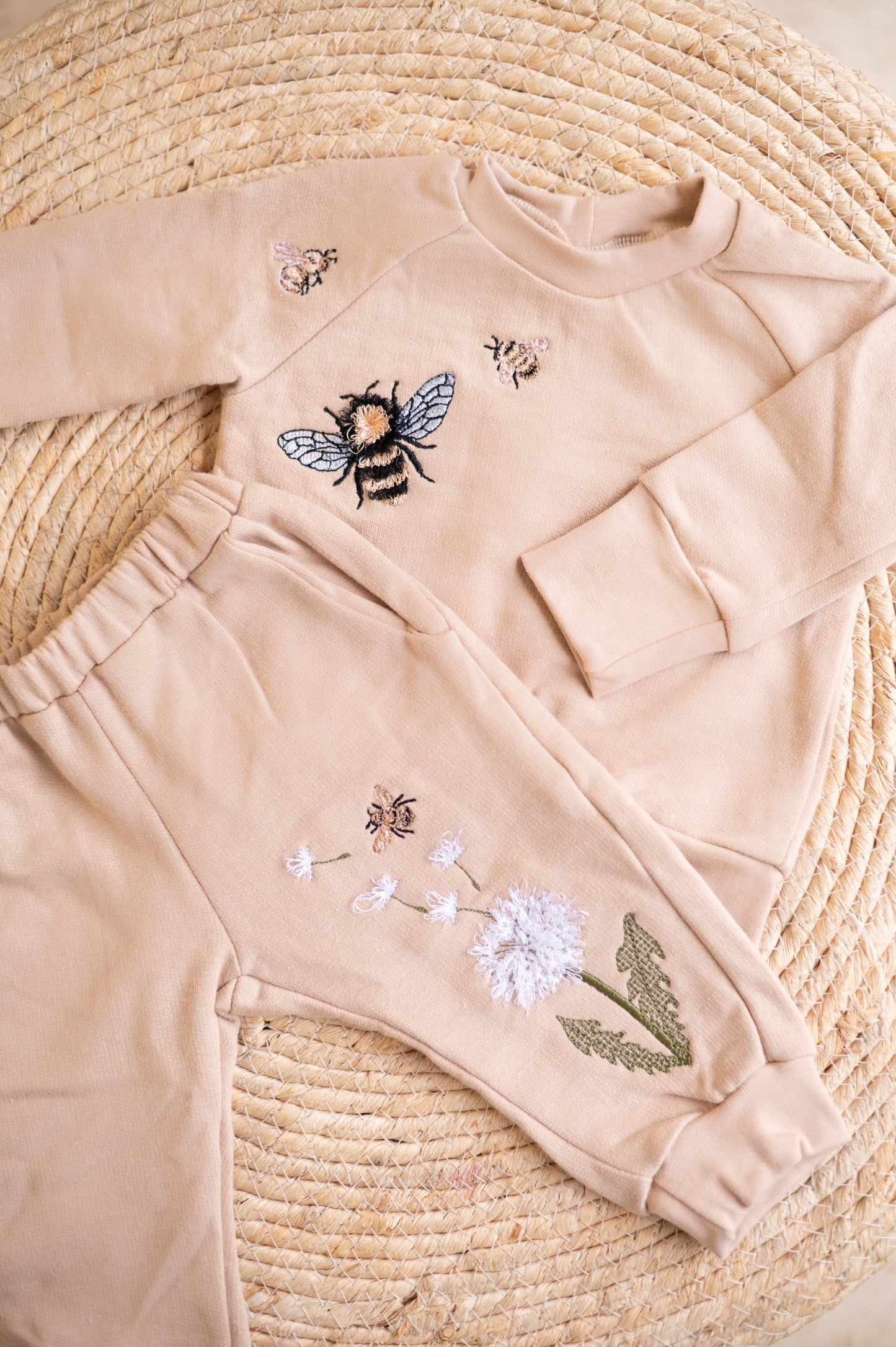 Bee embroidery Tracksuit- Stone