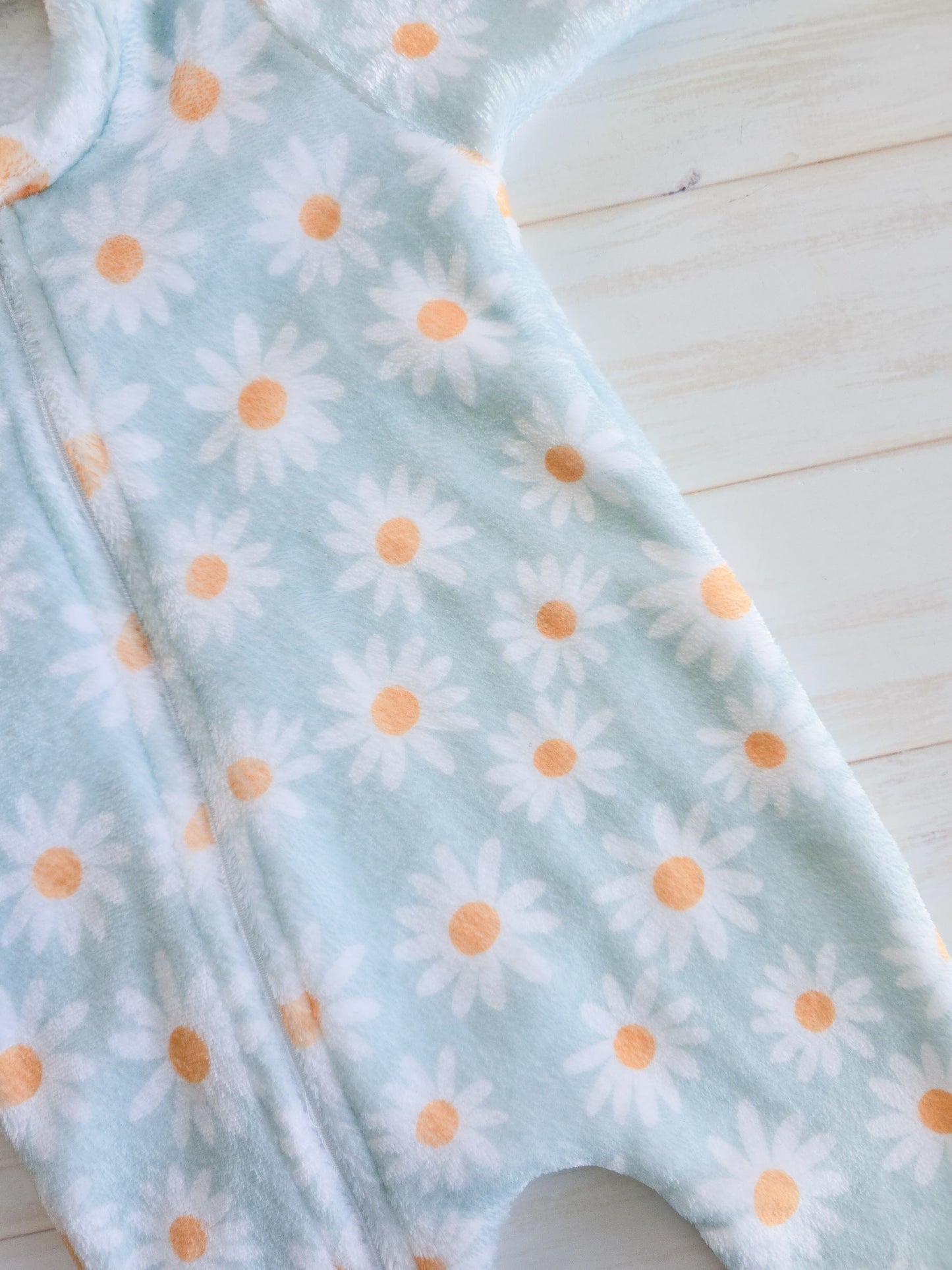 Fleece Zippy Grow- Daisies