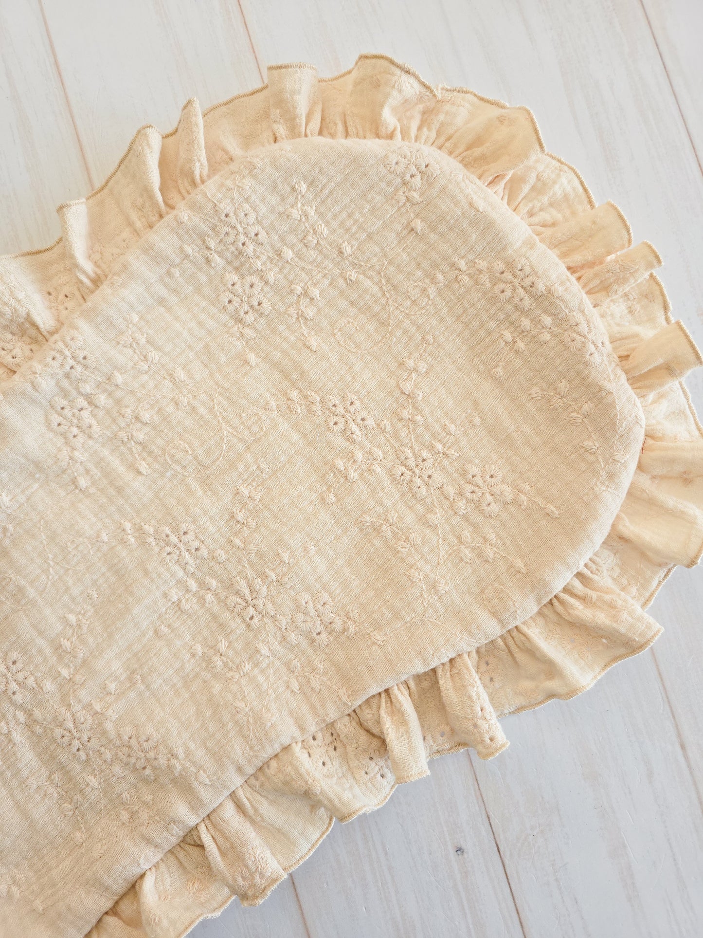 Burp Cloth-Cream Anglaise