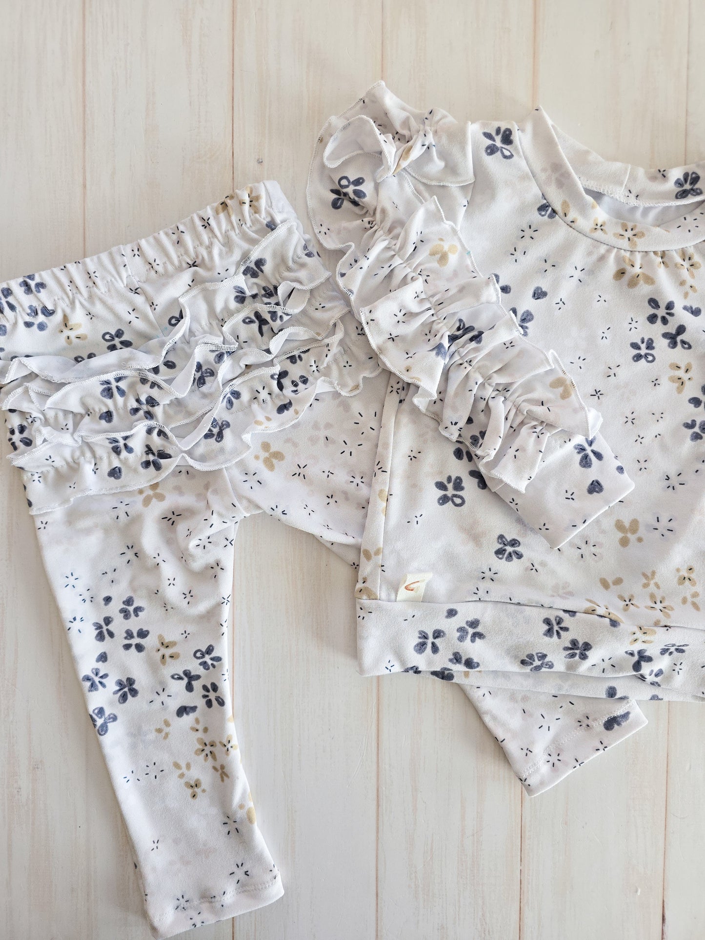 Frilly sleeve and leggings set- Sunday Meadow