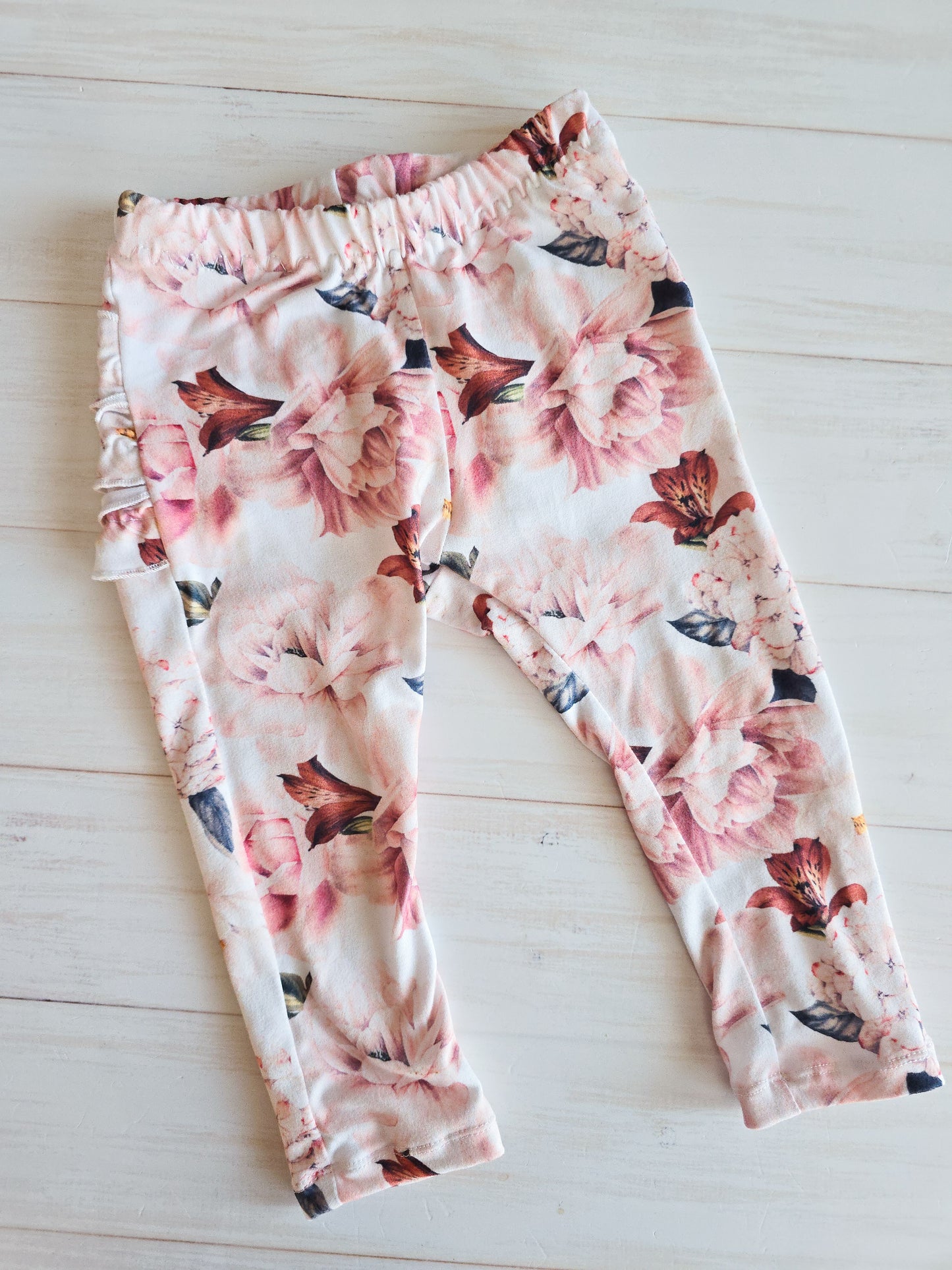 Frilly Bum Leggings- Pink and White Peonies