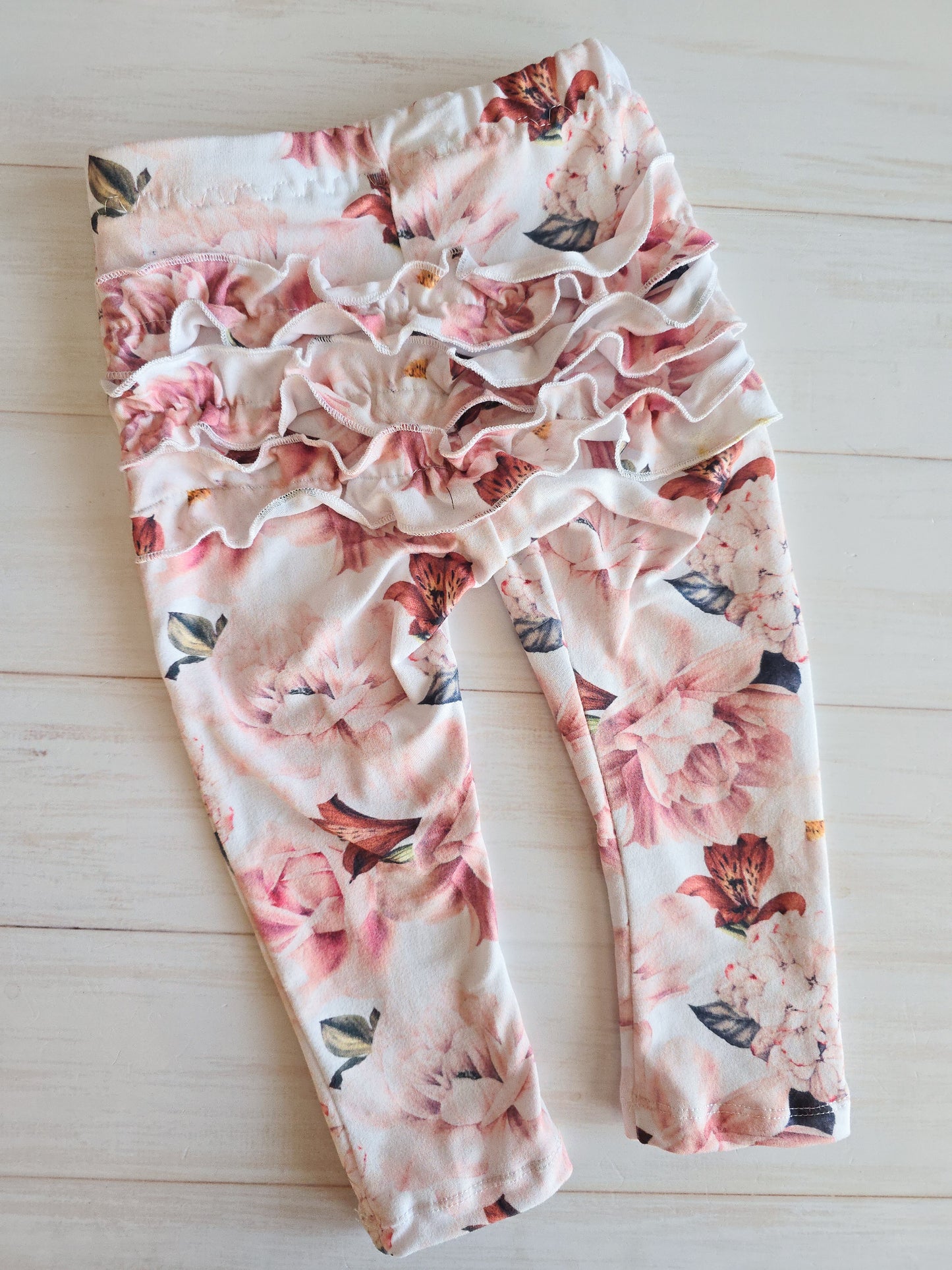 Frilly Bum Leggings- Pink and White Peonies